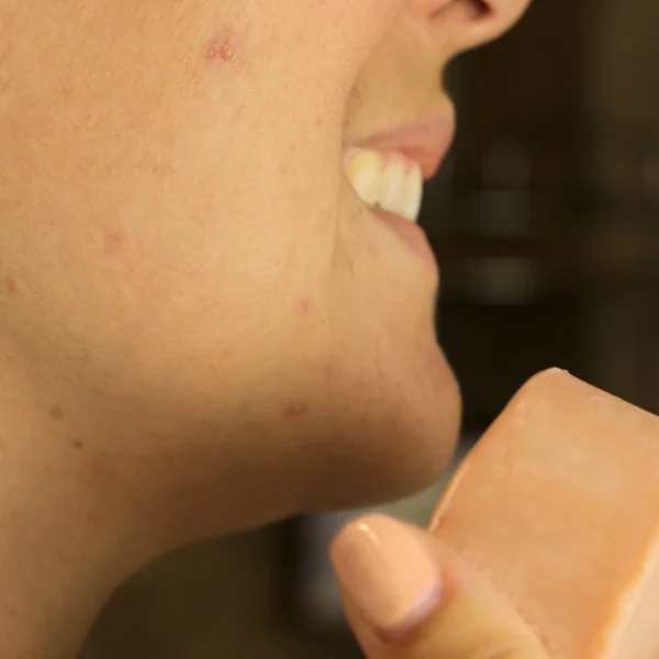 Crème solide à l'huile de noisette